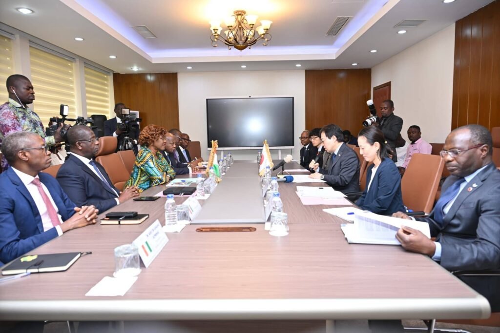 Coopération économique : Côte d’Ivoire et Japon lancent le « Projet d’amélioration des équipements d’entretien routier » 3 photo cooperation 4 1