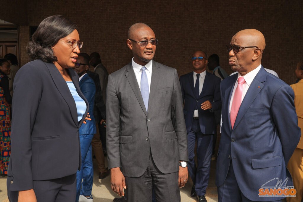 Tournée de proximité: le ministre Moussa Sanogo sur le terrain pour une urbanisation plus transparente 2 photo visite Agef 1