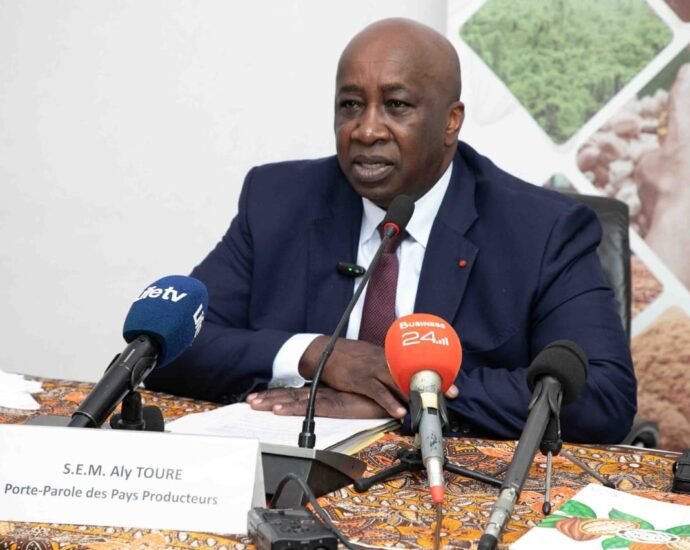 Chute des prix du cacao : Les producteurs et consommateurs appellent à une répartition plus équitable de la valeur dans la filière 2 photo Aly Toure 1