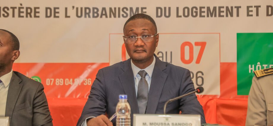 Urbanisme, Logement et Cadre de Vie : Moussa Sanogo partage sa vision avec les services déconcentrés du ministère 1 photo Moussa Sanago 6