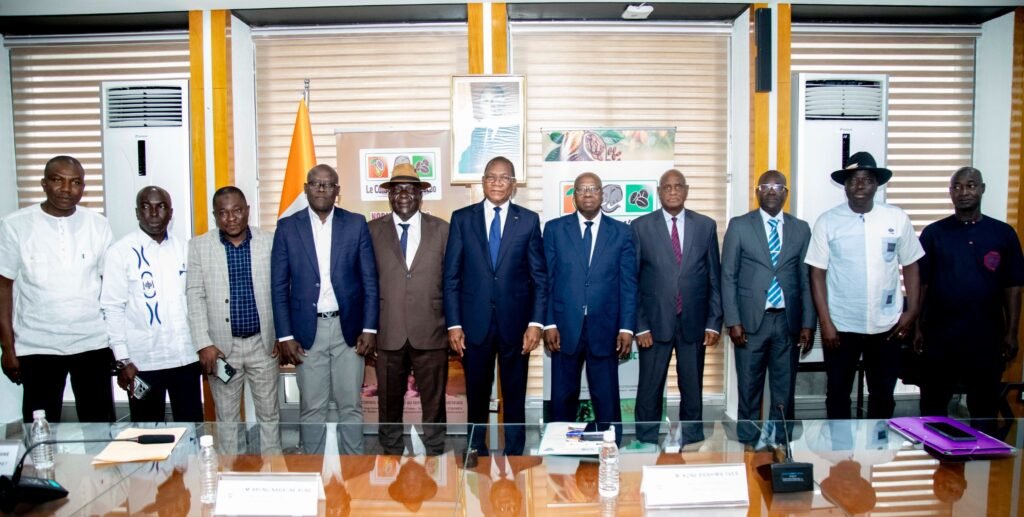 Filière cacao : Bruno Koné désamorce la menace de grève et obtient un accord sur l’enlèvement de 100 000 tonnes de stock inventorié 5 photo OIA 2