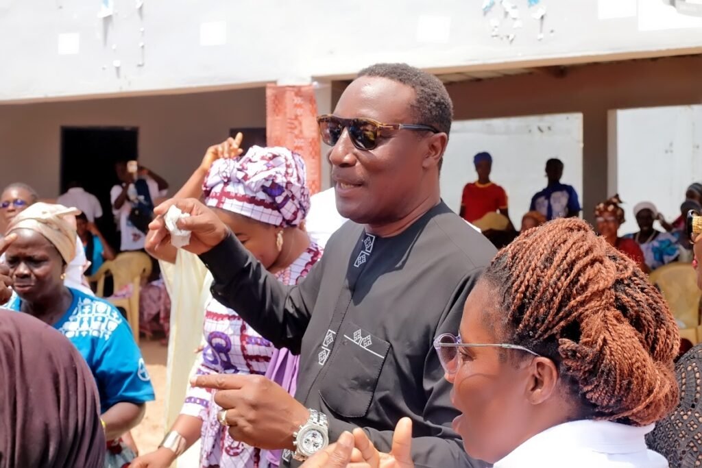 Lancement des activités des AVEC de CAYAT : les femmes rurales au cœur du développement 2 photo arrivee 3 du parrain