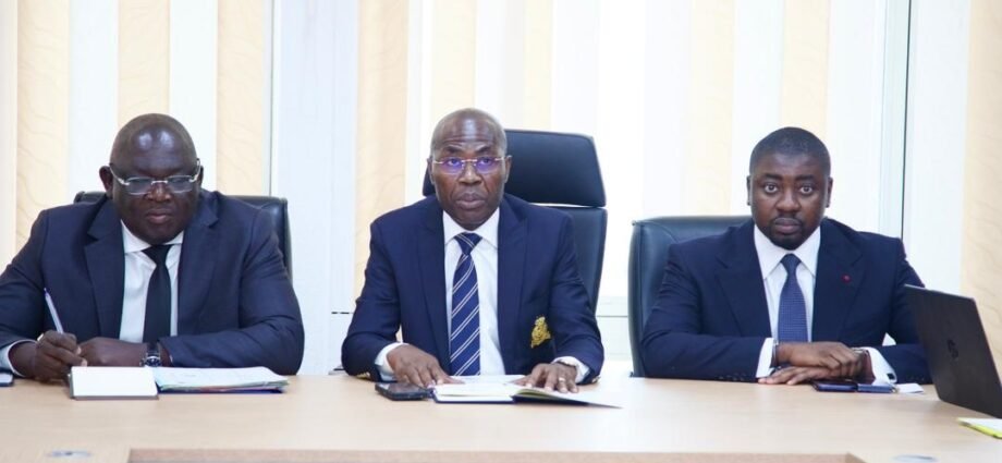 Direction Générale de la DGPSP : Dibi Kokora Alexandre succède au ministre Bernard Kini Comoé 1 photo passation 10