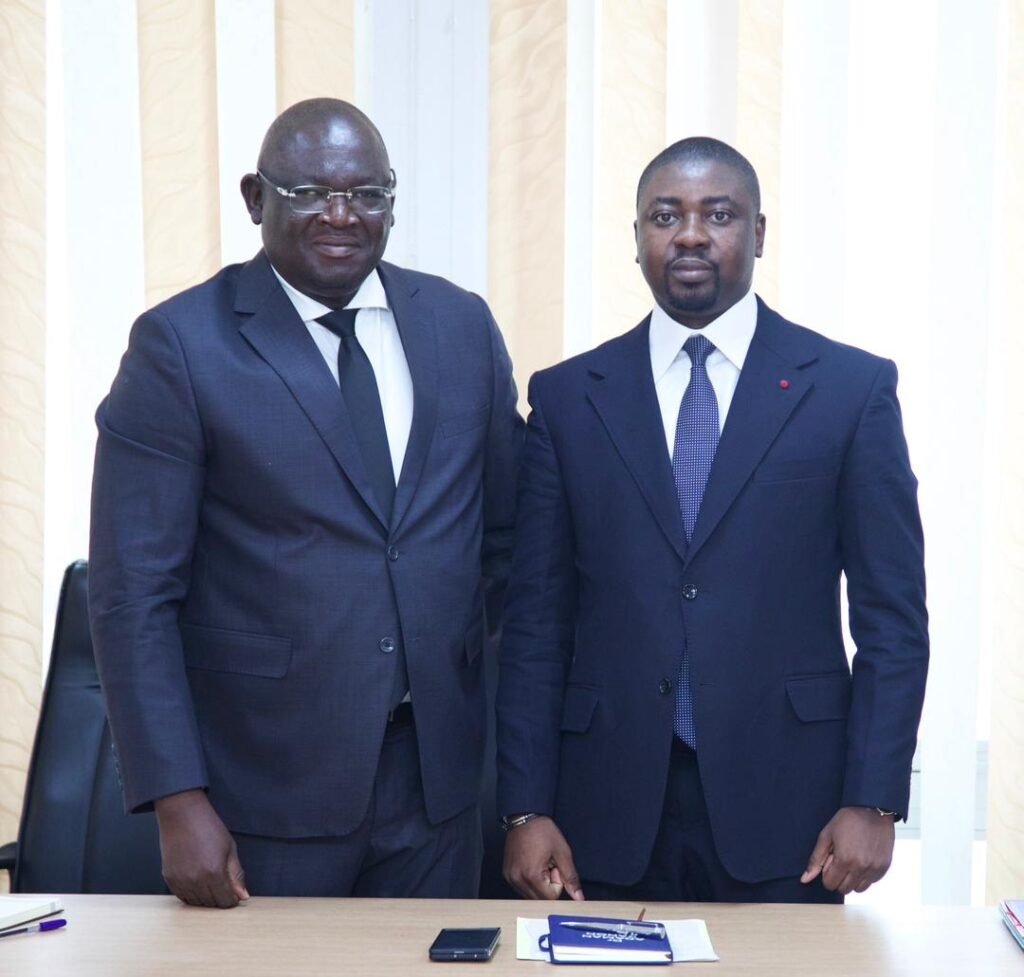 Direction Générale de la DGPSP : Dibi Kokora Alexandre succède au ministre Bernard Kini Comoé 2 photo passation 2