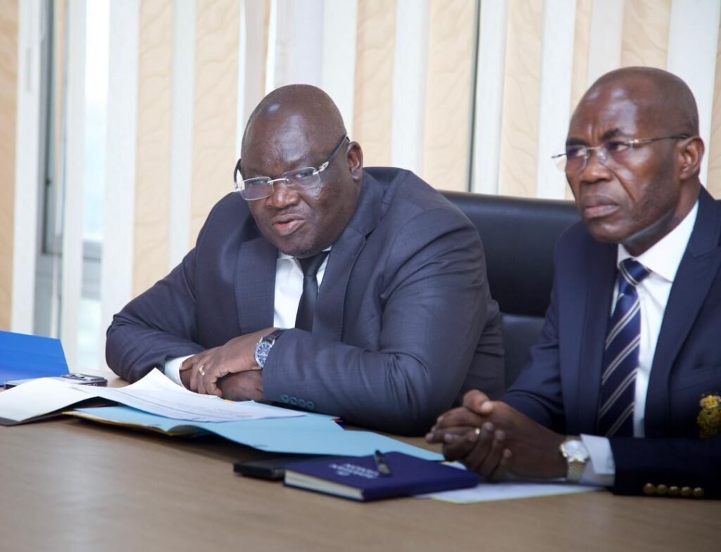 Direction Générale de la DGPSP : Dibi Kokora Alexandre succède au ministre Bernard Kini Comoé 5 photo passation 3 1
