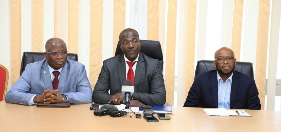 Virus de la mosaïque du manioc en Côte d’Ivoire: Un plan de riposte en marche 1 RIPOSTE 1