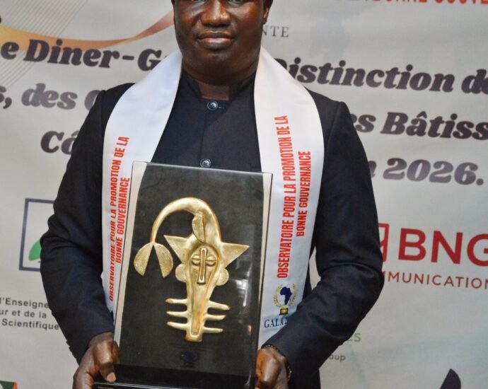 Bonne gouvernance dans le secteur bancaire et assurance : Kouakou Anzoua ABISSA, Directeur Général d’Atlantic Group, distingué 9 photo prix 2