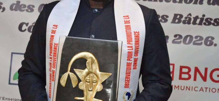 Bonne gouvernance dans le secteur bancaire et assurance : Kouakou Anzoua ABISSA, Directeur Général d’Atlantic Group, distingué 1 photo prix 2