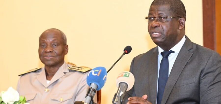 À Yamoussoukro, le gouvernement trace la nouvelle feuille de route du réseau routier ivoirien à l’horizon 2030 1 TOF HIEN SIE OK