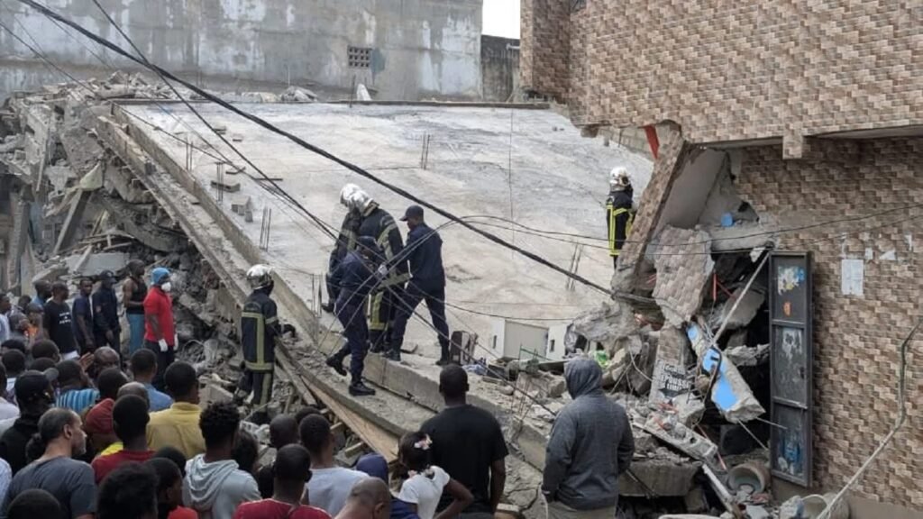 DRAME À KOUMASSI : Un immeuble s’effondre, plusieurs victimes annoncées 2 photo Seweto 2 1
