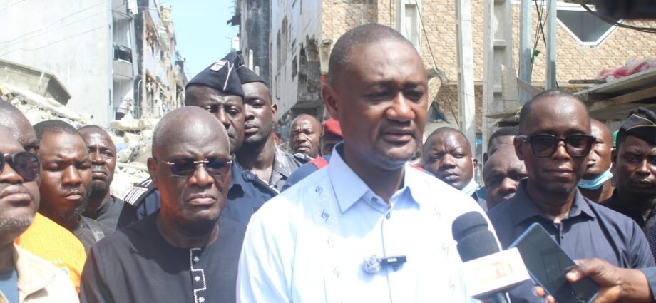DRAME À KOUMASSI : Un immeuble s’effondre, plusieurs victimes annoncées 1 photo visite Moussa Sanogo 4