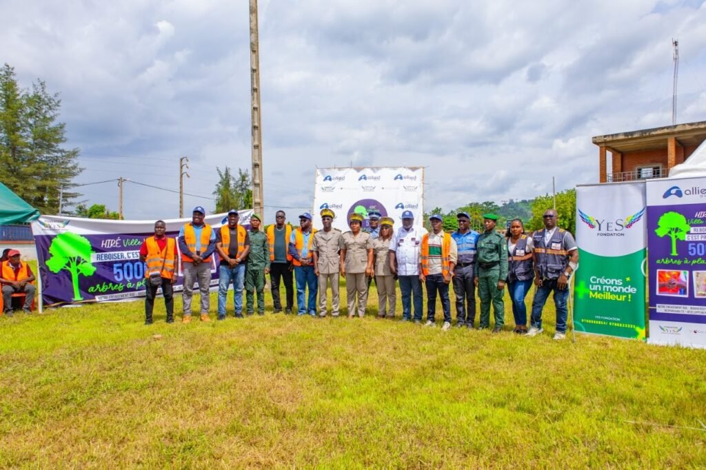 Reboisement : Allied Gold et la Fondation YeS plantent 5 000 arbres à Hiré 6 photo Yes 4