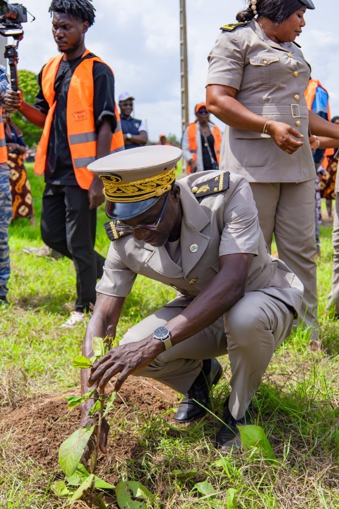 Reboisement : Allied Gold et la Fondation YeS plantent 5 000 arbres à Hiré 4 photo Yes 7