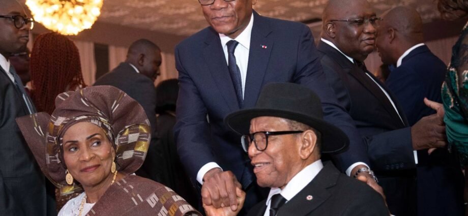 Côte d’Ivoire : le vétéran Yassoungo Koné honoré lors d’un dîner-gala empreint de reconnaissance 1 photo de la Grande Une