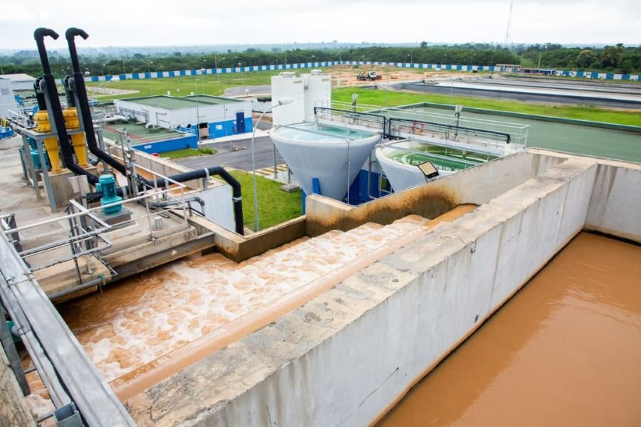 Usine traitement d'eau de la Loka et de Niakara : Amedé Koffi Kouakou inspecte les ouvrages 3 AMED 4 OK