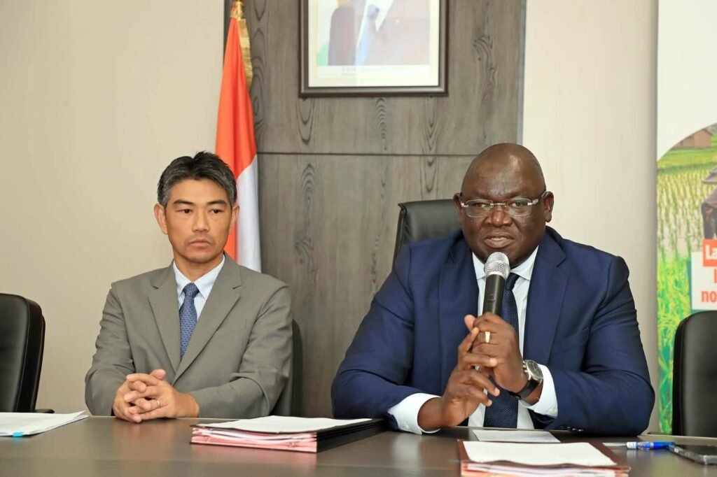 Pour accélérer l'autosuffisance en riz : La Côte d'Ivoire et la JICA lancent la phase 3 du PRORIL-CAD 2 JICA 4