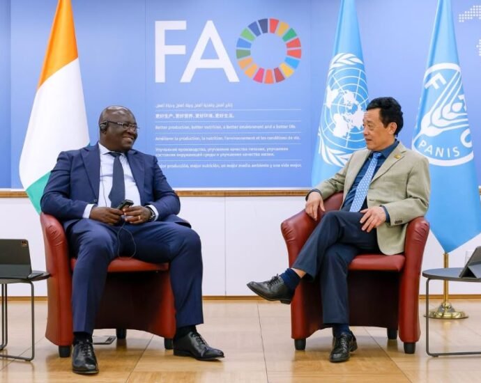 Productions vivrières : Bernard Kini Comoé reçu par le Directeur général de la FAO à Rome 3 FAO 2 OK