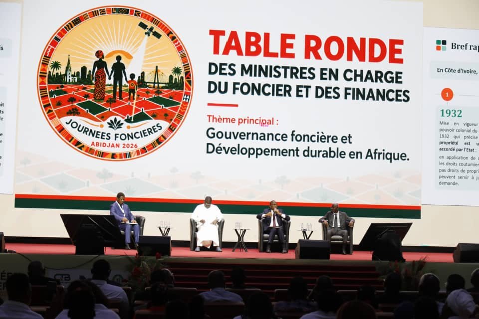 Journées foncières d’Abidjan 2026 : la Côte d’Ivoire, le Sénégal et la Mauritanie veulent renforcer la sécurisation foncière 1 table ronde 2 1